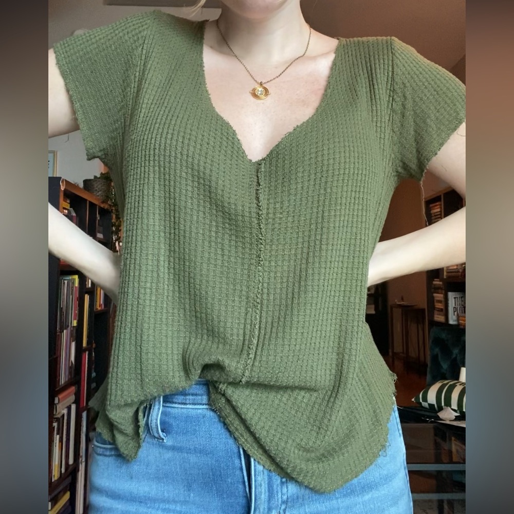 American threads forest green raw hem knit slouchy tee size medium